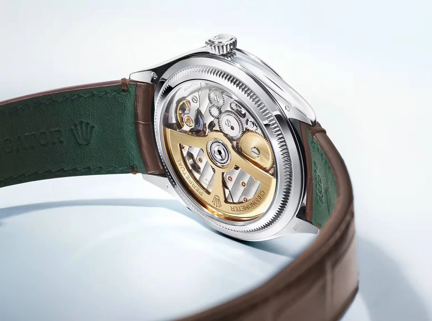 classic-watches-perpetual-1908-sapphire-case-back-m52506-0002_2401uf_003 1